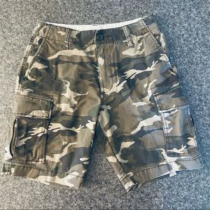 Men’s Old Navy Camo Cargo Shorts, size 30